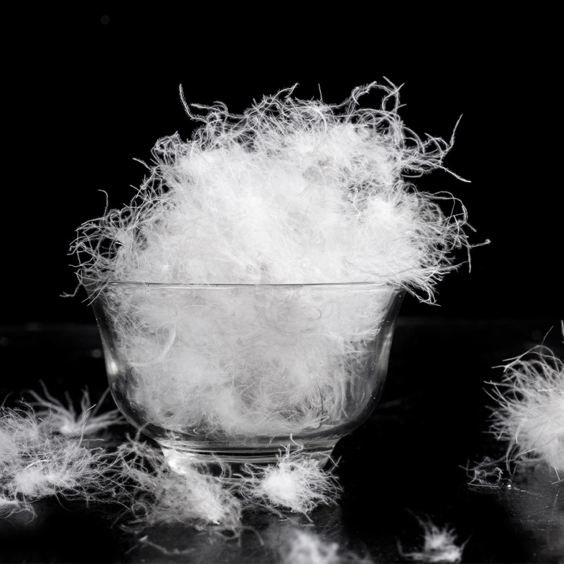 90% czystego białego puchu kaczego