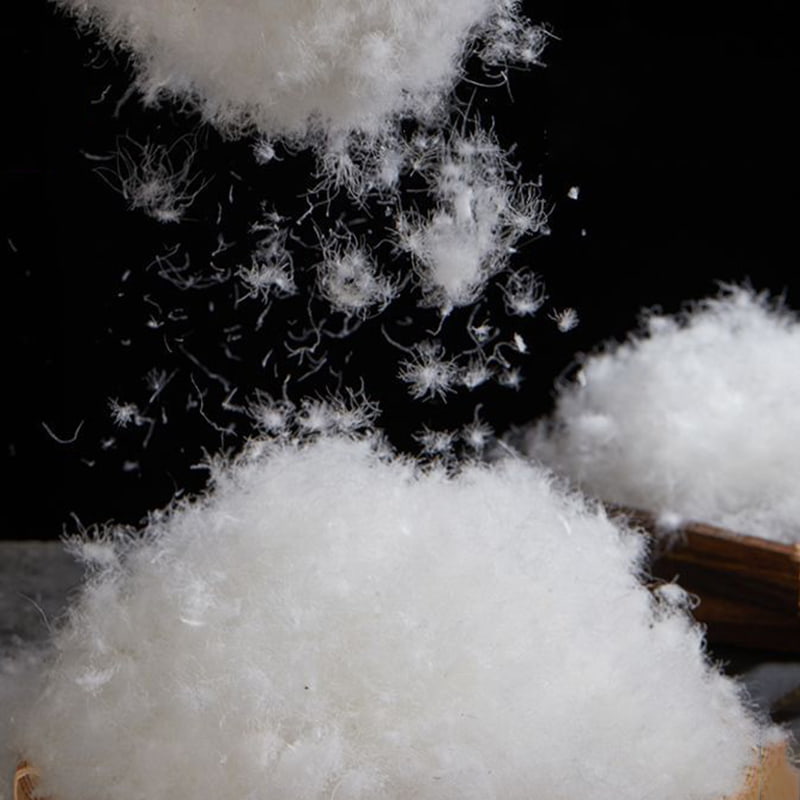 50% białego puchu gęsiego 50% białego puchu gęsiego