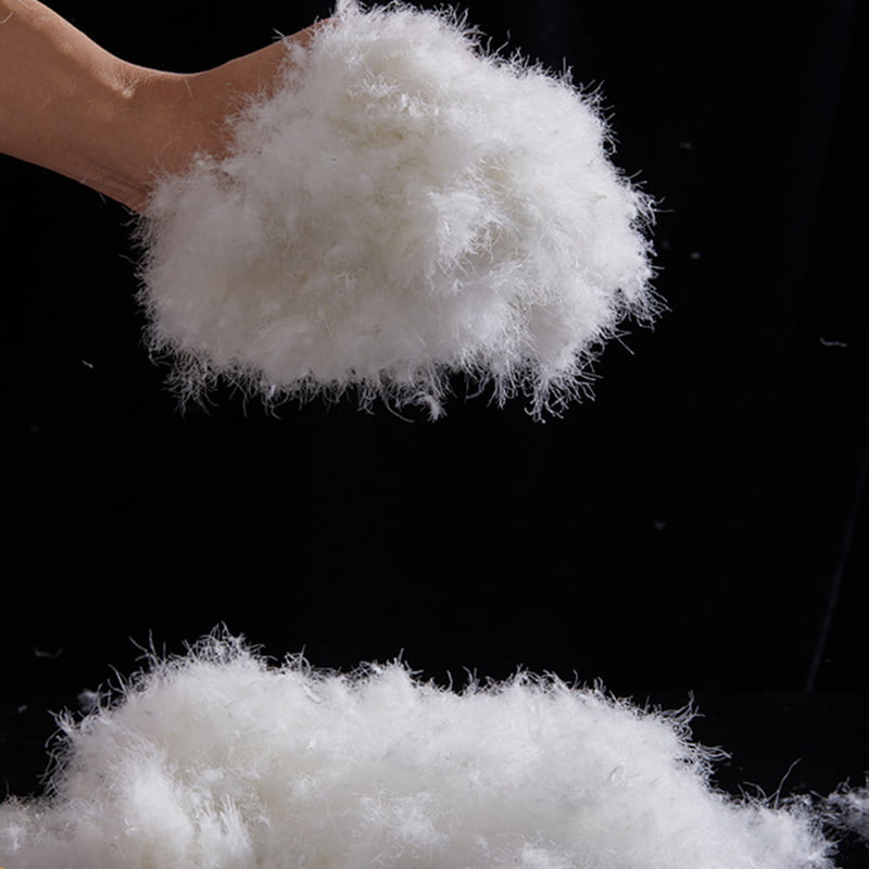 50% białego puchu gęsiego 50% białego puchu gęsiego