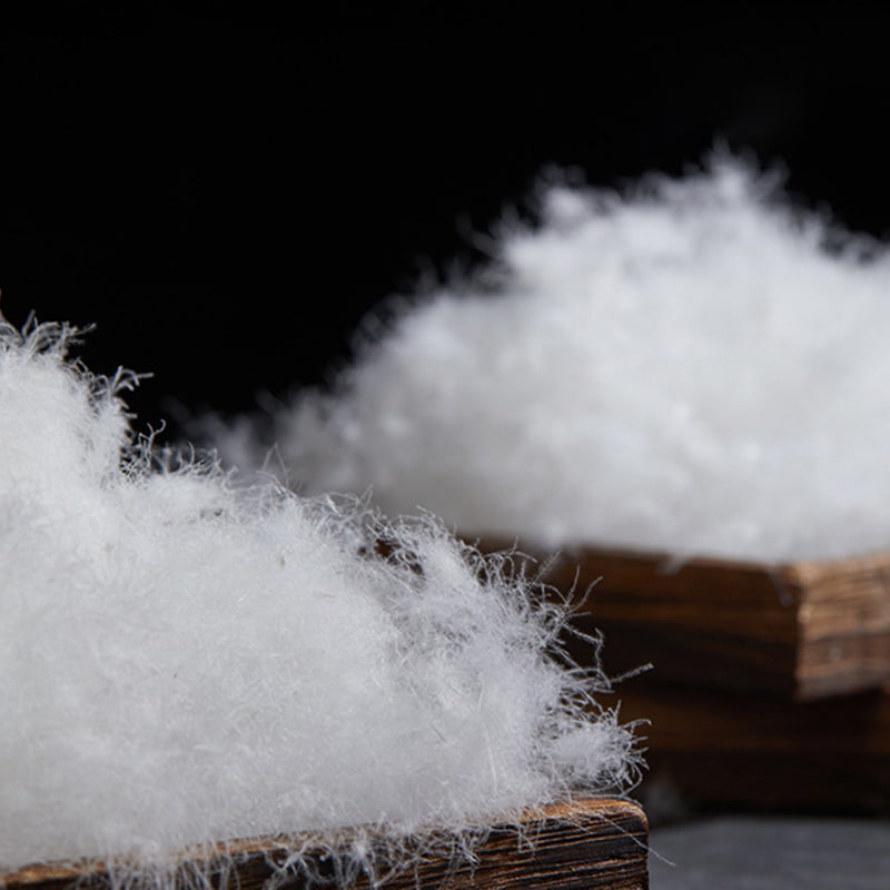 50% białego puchu gęsiego 50% białego puchu gęsiego