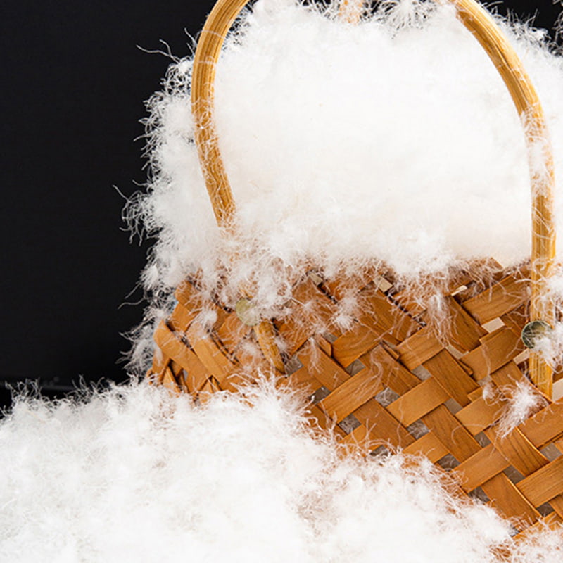 50% białego puchu gęsiego 50% białego puchu gęsiego